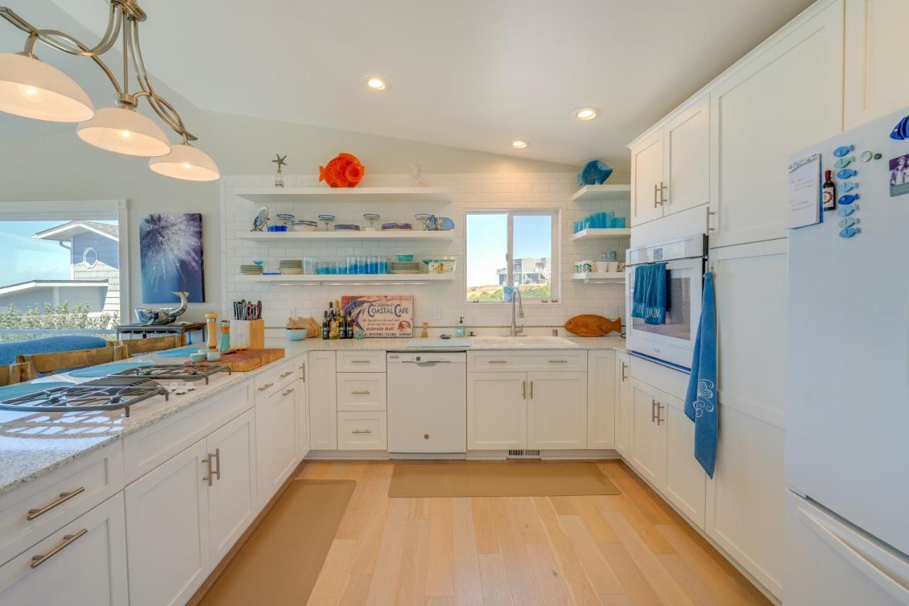 Stunning Home In Coupeville With Deck And Beach Access Exterior foto