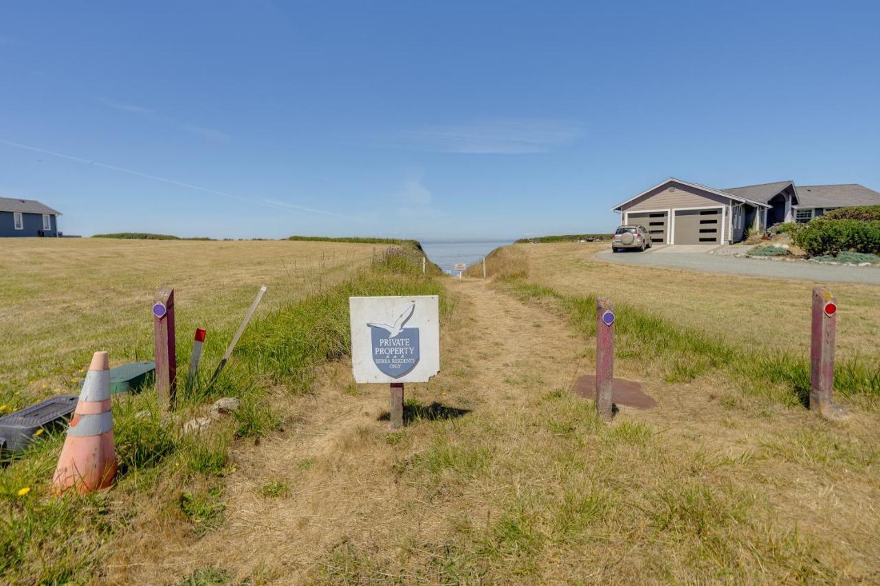 Stunning Home In Coupeville With Deck And Beach Access Exterior foto