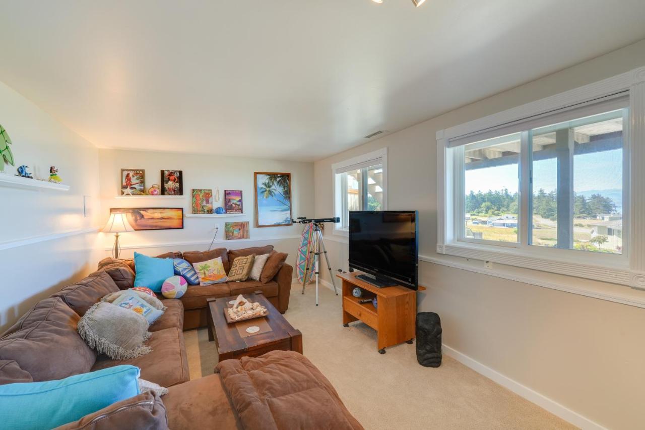Stunning Home In Coupeville With Deck And Beach Access Exterior foto
